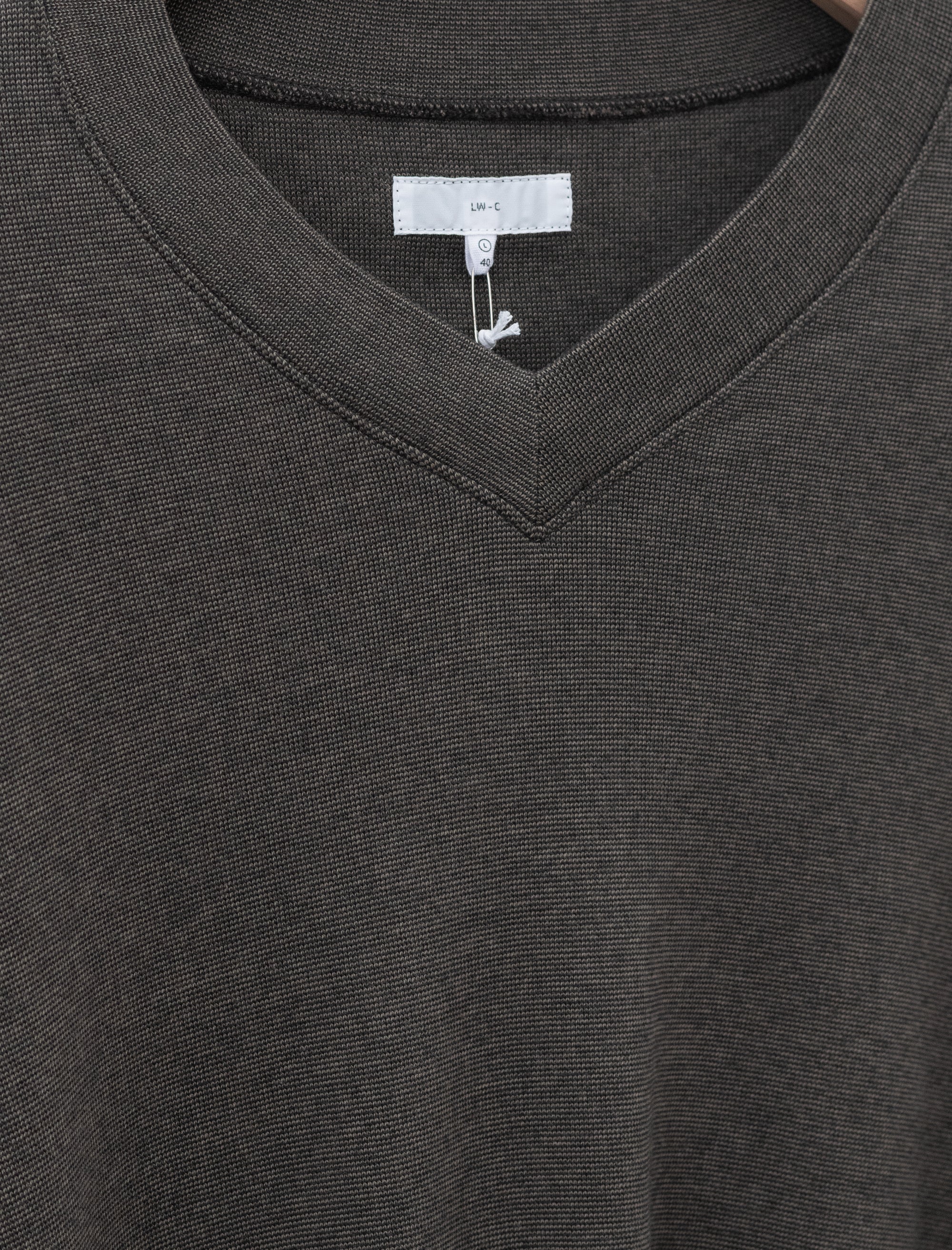 High V-neck T-Shirt (Anvil Grey/Black) - Image 3